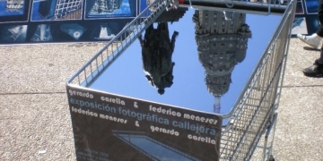 un carrito al cielo - rizzo & meneses & carella Fotográfica en explanada del teatro solís sábado 4 de octubre de 2008 día del patrimonio