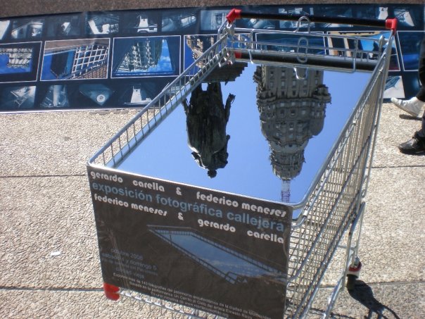 un carrito al cielo - rizzo & meneses & carella Fotográfica en explanada del teatro solís sábado 4 de octubre de 2008 día del patrimonio