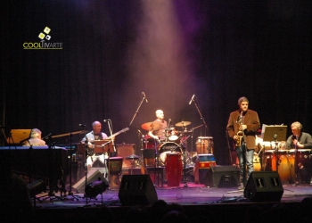 imagen - Latin Banda - Sala Zitarrosa - Mayo 2013 © Federico Meneses