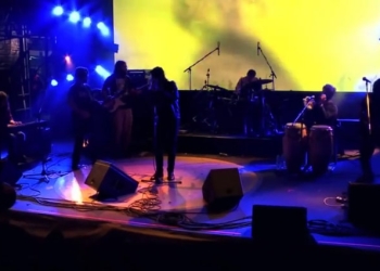 Presentación de la banda uruguaya Hablan por la espalda en el festival Ciudad Emergente 2013 en el Centro Cultural Recoleta. Tema incluido en el disco "Macumba"