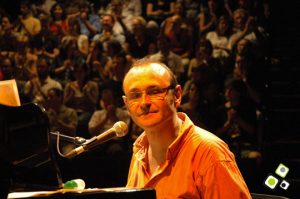 Andrés Bedó y La Tribu se presentó en el Teatro Solís - Diciembre 2011 © Federico Meneses Andrés Bedó y La Tribu se presentó en el Teatro Solís - Diciembre 2011 © Federico Meneses