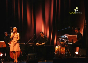 Sol Bauzá en Sala Zitarrosa - Foto: Andrea Villar