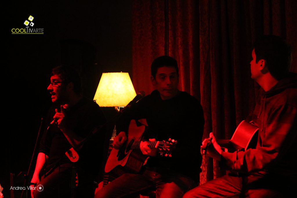 CASANOVA, NATTERO Y ROMAY VERSIONANDO A LOS TRAIDORES - BJ SALA - 27 AGOSTO 2014 © Andrea Villar CASANOVA, NATTERO Y ROMAY VERSIONANDO A LOS TRAIDORES - BJ SALA - 27 AGOSTO 2014 © Andrea Villar