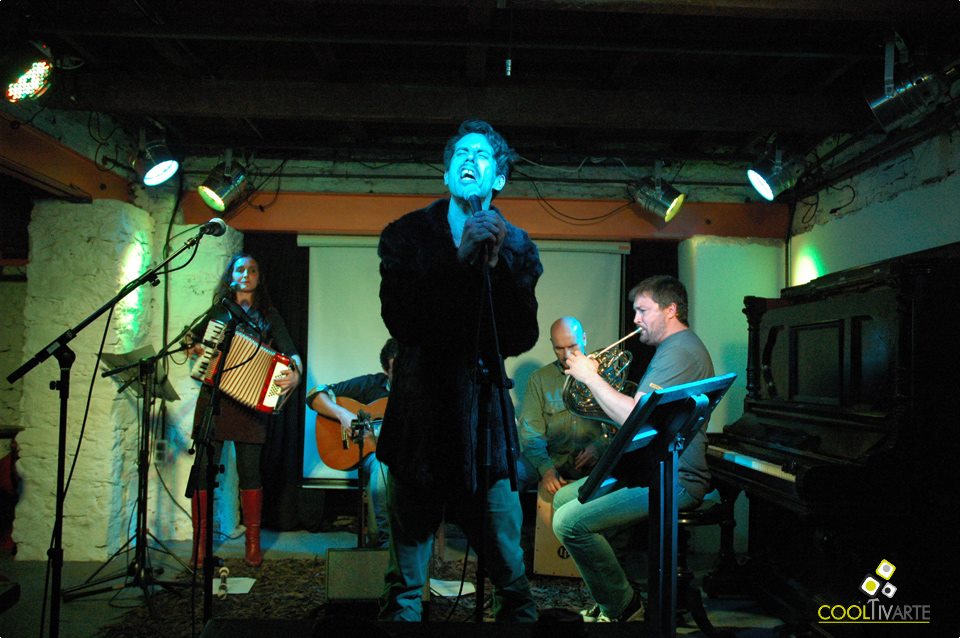 imagen - Martín Barea Mattos + banda "xhoraxdíaxmes" en Periscopio Mvd - 23 de setiembre © Federico Meneses