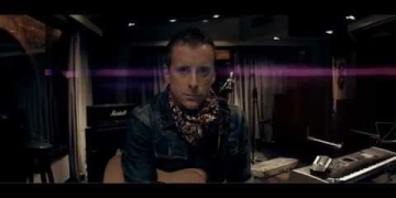 Video oficial “Real o Ficción” – MARTINO