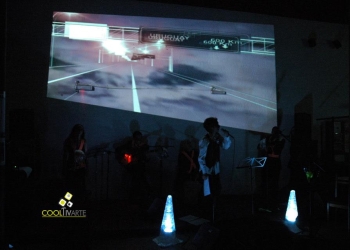 imagen - BAREA MATTOS & por hora por día por mes - un recital, una performance multimedia, una extraña y extraordinaria extrapolación. La Diaria - Noviembre 2010 © Federico Meneses