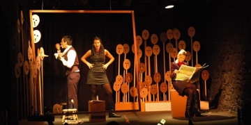 imagen - El grupo Japonesita Teatro con la obra "Lo que los otros tienen", con autoría y dirección de Jimena Márquez Octubre 2010 © Federico Meneses