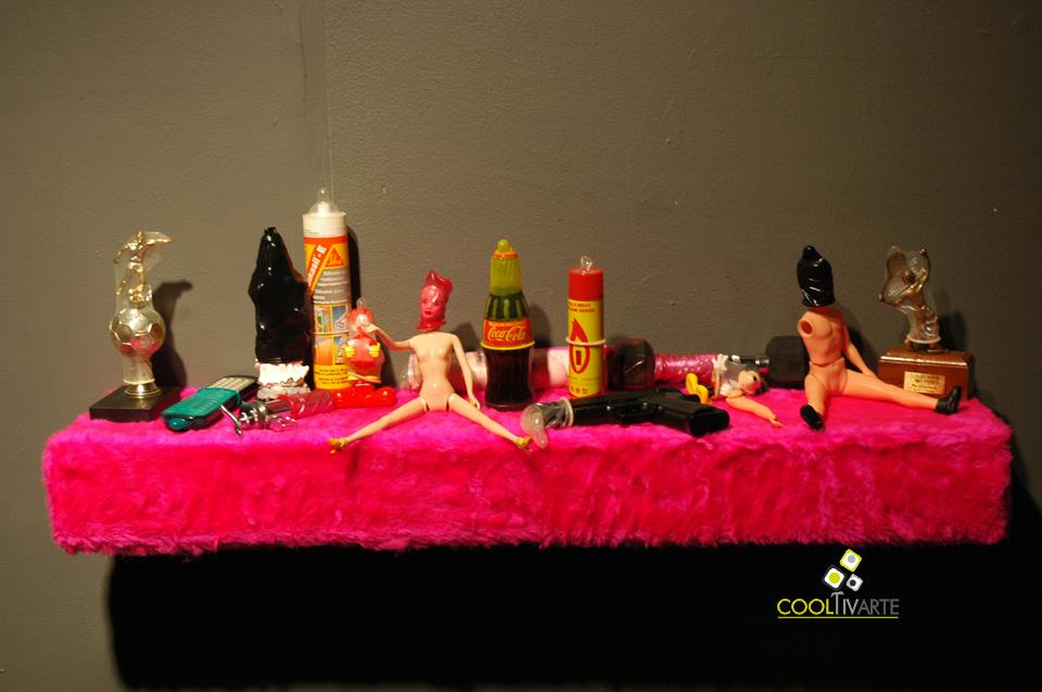 imagen - MENÚ LÁTEX / Diego Focaccio - CME–Subte - Mayo 2010 © Federico Meneses