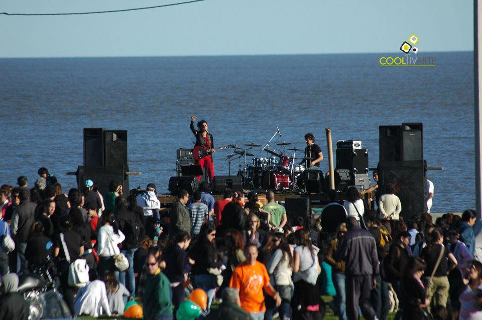 imagen - Marcha organizado por "Animales sin hogar" en el Kibón - Rossana Taddei y la Triple Nelson - octubre 2010 © Federico Meneses