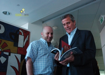 imagen - Presentación del libro Más Cerca del Cielo del fotógrafo Marcelo “Pájaro” Singer - Diciembre 2010 © Federico Meneses