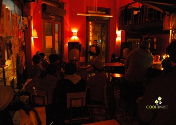 imagen - shhhhh ciclo de poesía - living - Julio 2010 © Federico Meneses