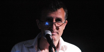 Imagen archivo: Gabriel Richieri presentando Gravedad en Planetario Municipal - Noviembre 2010. Foto: Federico Meneses
