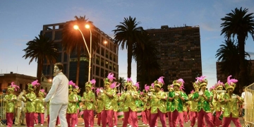 imagen - El pasado viernes 23 de enero se realizó por la avenida 18 de Julio de Montevideo el desfile de las Escolas de Samba Fotos © Daniela Hernández