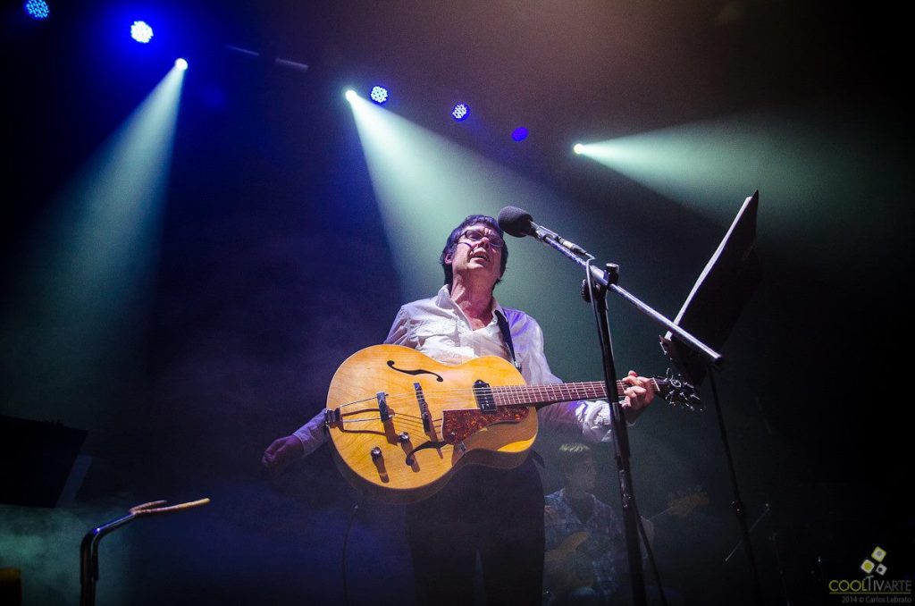 imagen - Fernando Cabrera en La Trastienda El artista junto a su banda presentando el nuevo álbum "Viva la Patria". 18/07/2014 - Montevideo, Uruguay. Fotografías: © Carlos Lebrato