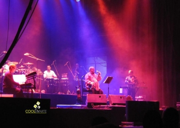 imagen - Pablo Milanés en el Palacio Peñarol. Abril 2011 © Paola Arnoni