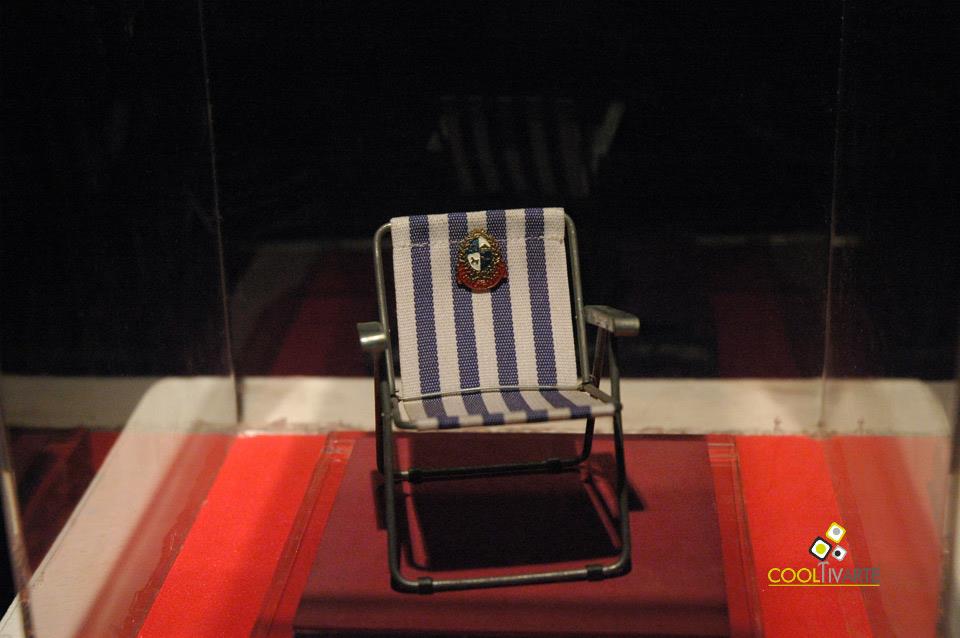 imagen - Sillón Presidencial - Javier Abreu - CE / Subte - Mayo 2011 © Federico Meneses