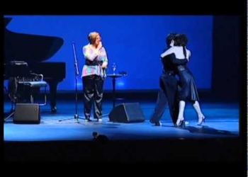 Laura Canoura – Alfombra Roja