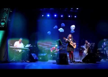 Uff / Florencia Núñez en Sala Zitarrosa