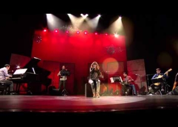 MONICA NAVARRO / Línea B