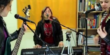 Así – Con Fusa