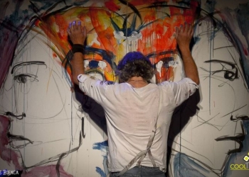 Claudio Taddei presentó su último Cd-Dvd "InTuiTiVo". Un espectáculo de canciones, imágenes, palabras y silencios, donde el sonido interviene en la pintura y viceversa. Sábado 15 de noviembre - Sala Hugo Balzo del Sodre (Montevideo, Uruguay) Foto: Andrés Cuenca