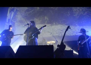 Laura y los Branigan – AUT/OUT