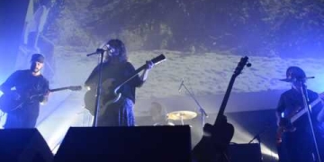 Laura y los Branigan – AUT/OUT