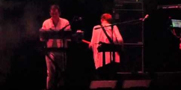 Hot Chip Dancing In The Dark