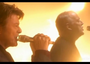 In Memory of David Bowie – “Comfortably Numb”