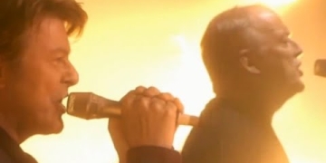 In Memory of David Bowie – “Comfortably Numb”
