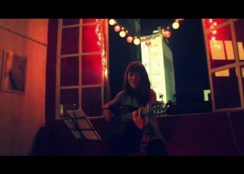 Paula de Alba interpretando glu glu de 4 pesos de propina en Contraluz!