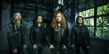 Megadeth-2016-raccoon-knows