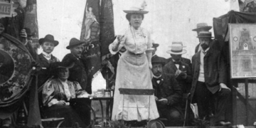 Rosa Luxemburgo en un acto de masas