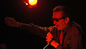 VERSIONES: EL INSTRUMENTO, DE EDUARDO DARNAUCHANS