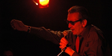 VERSIONES: EL INSTRUMENTO, DE EDUARDO DARNAUCHANS