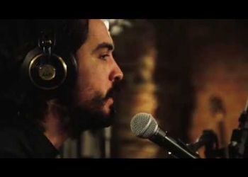 EL ASTILLERO / El amor anda suelto