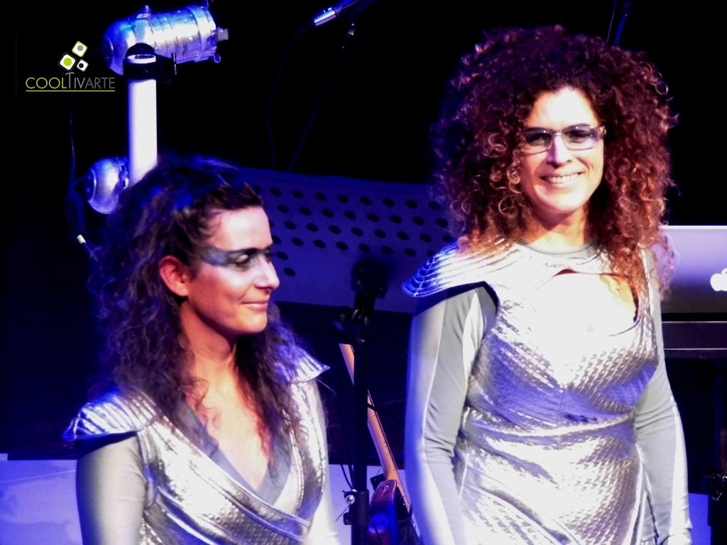 Samantha Navarro – Juanita Fernández presentan Manú Raíz- Sala Zavala Muniz-1 Setiembre 2016- Foto Marcela Kohlhauf.