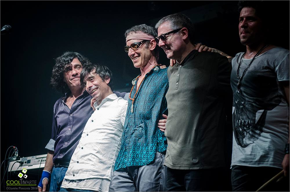 skay-beilinson-presenta-su-nuevo-disco-el-engranaje-de-cristal-en-la-sala-del-museo-octubre-2016-foto-gaston-pimienta