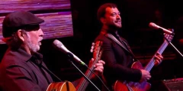 Lucas Sugo & Larbanois-Carrero – Cuando cante el gallo azul