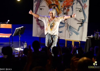 Claudio Taddei presentó su último Cd-Dvd "InTuiTiVo". Un espectáculo de canciones, imágenes, palabras y silencios, donde el sonido interviene en la pintura y viceversa. Sábado 15 de noviembre - Sala Hugo Balzo del Sodre (Montevideo, Uruguay) Foto: Andrés Cuenca