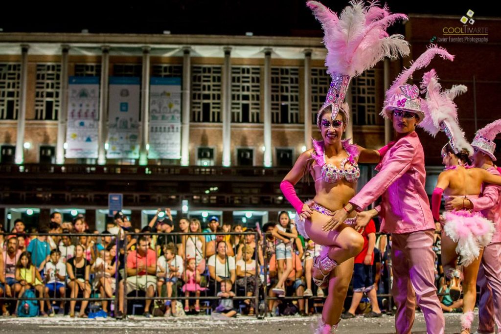 Revista House carnaval 2017 desfile en 18 de julio - foto javier fuentes