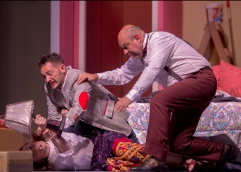 Farsa en el dormitorio