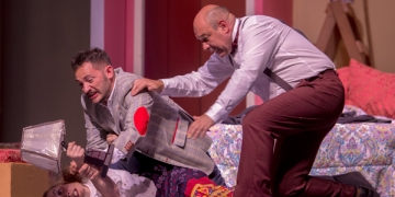 Farsa en el dormitorio