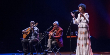 Caetano-Veloso-presenta-Teresa-Cristina---7-de-Marzo-2017---Auditorio-Nacional-del-Sodre-foto-martin-pereira