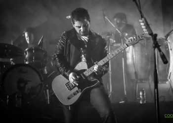 Crysler-Agujas-en-la-Piel-La-Trastienda-2017-Banda-Invitada-Dinamo-Fotografia-Martín-Pereira