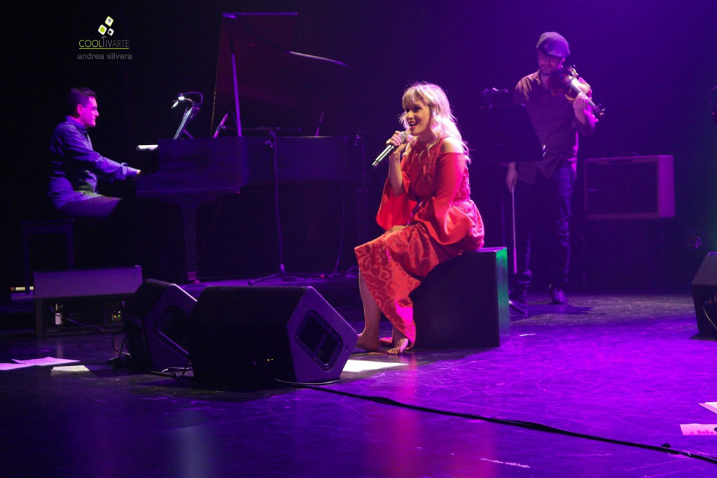 Mónica Navarro - 20 Años no es poco... - 19 de octubre 2017 - Auditorio Nacional del Sodre . Foto © Andrea Silvera De Giordano Mónica Navarro - 20 Años no es poco... - 19 de octubre 2017 - Auditorio Nacional del Sodre . Foto © Andrea Silvera De Giordano