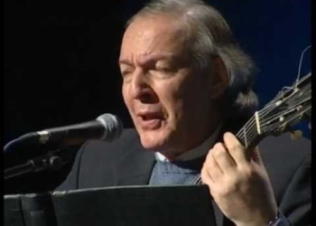 Concierto-recital ofrecido en octubre de 2002 por Mario Benedetti y Daniel Viglietti en el cine La Esperanza de San Vicente del Raspeig (Alicante). Organizado por el Vicerrectorado de Extensión Universitaria de la Universidad de Alicante, el Centro de Estudios Iberoamericanos Mario Benedetti y el patrocinio del Club Información.