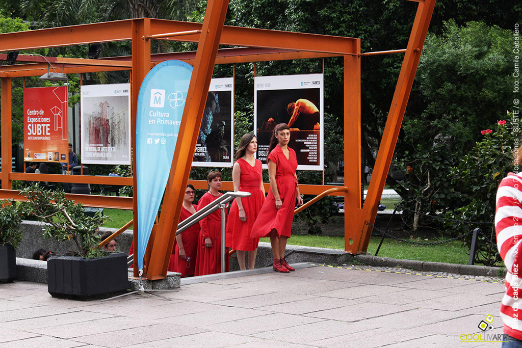 Diez de cada Diez es parte del ciclo Dislocaciones / ciclo de performance en la Plaza Fabini - Noviembre 2017 - Foto © Camila Caballero www.cooltivarte.com