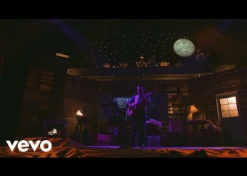 Ismael Serrano performing Busco una Canción