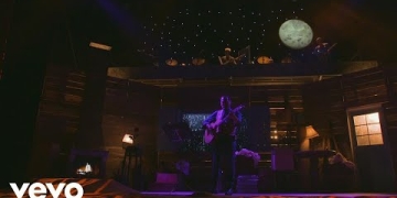 Ismael Serrano performing Busco una Canción